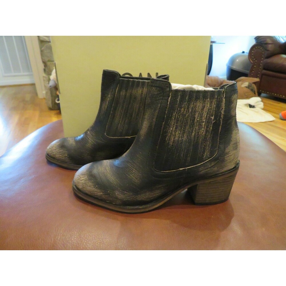 NWT Womens Black Buff Scratch Roan Barcelona Boots, 8.5